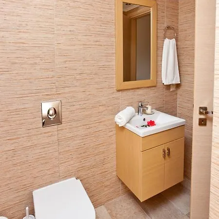 Lägenhetshotell Calm View 3*