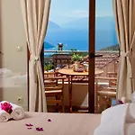 Apartahotel Calm View 3*