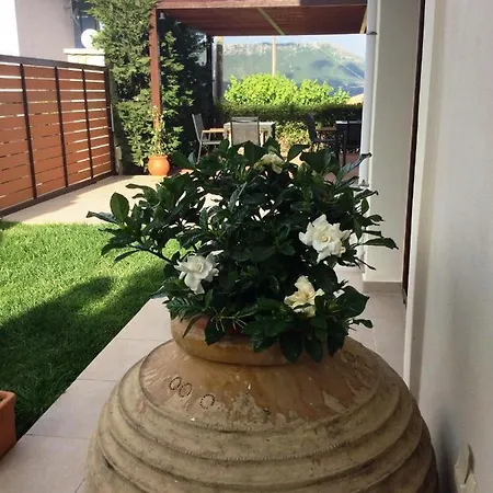 Calm View Apartmanhotel