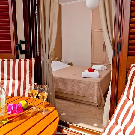 Calm View Apartmanhotel 3*